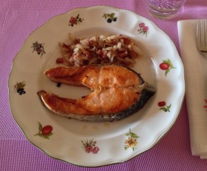 Salmón a la plancha con jamón