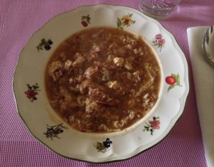 Sopa de ajo castellana