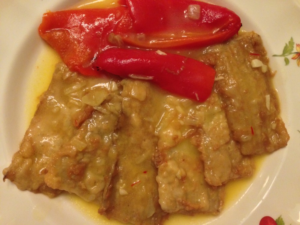 Pencas de acelga rebozadas con salsa