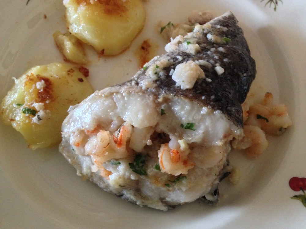 Merluza al horno rellena de gambas