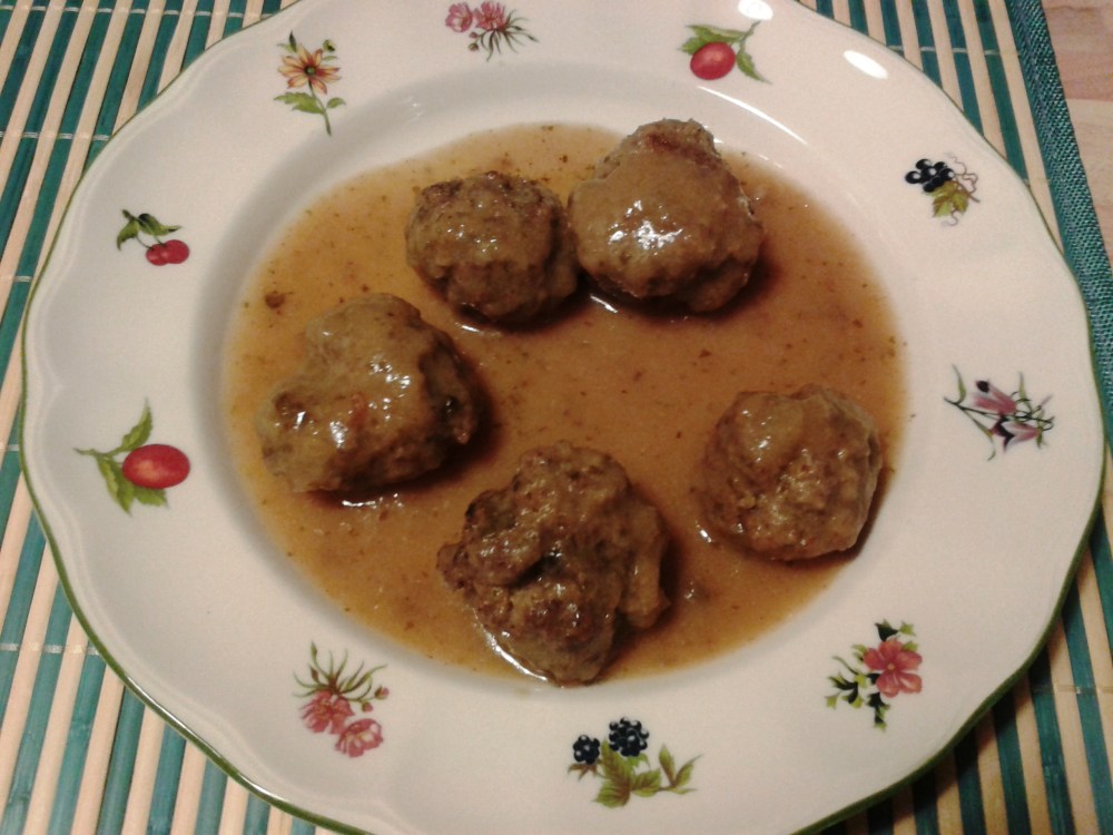 Albóndigas con salsa de vino blanco