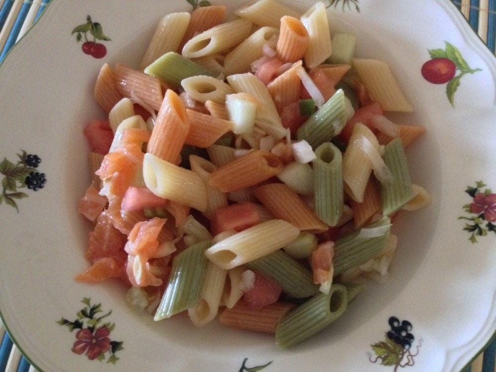 Ens. de pasta y salmón ahumado