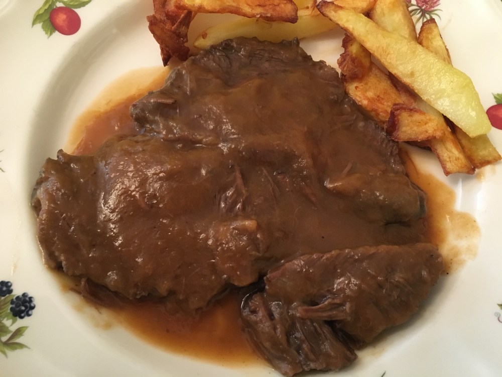 Ternera. Carrilleras con salsa de vino tinto