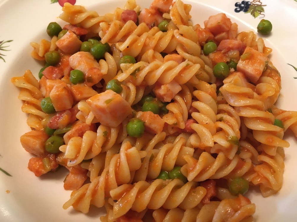 pasta-con-jamon-york-y-guisantes